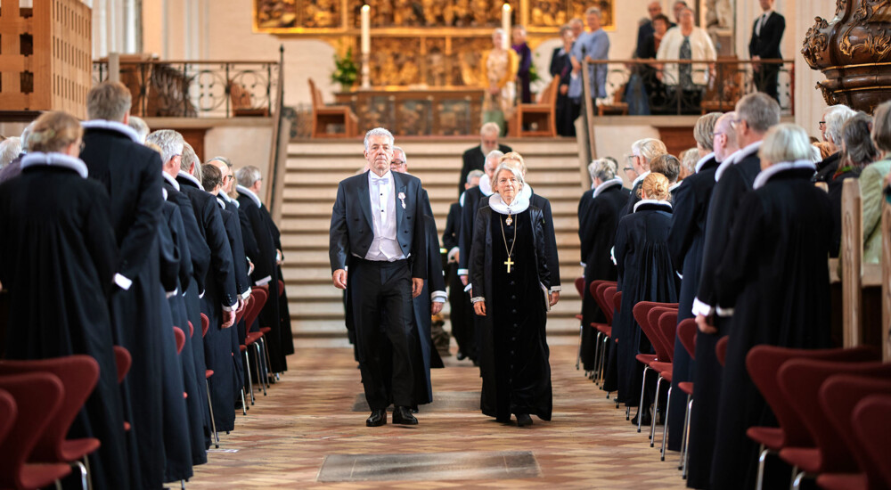 Procession forlader Odense Domkirke