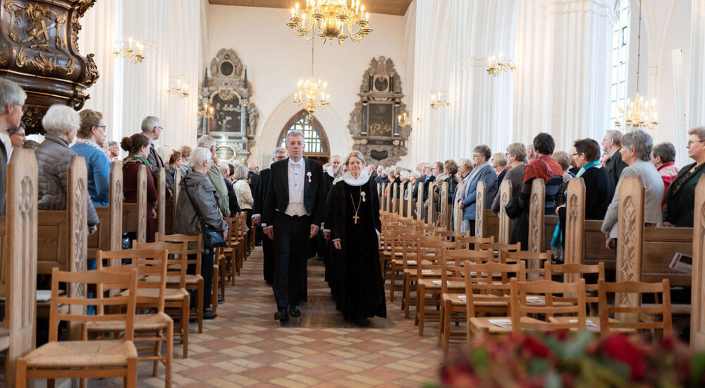 Præster i procession